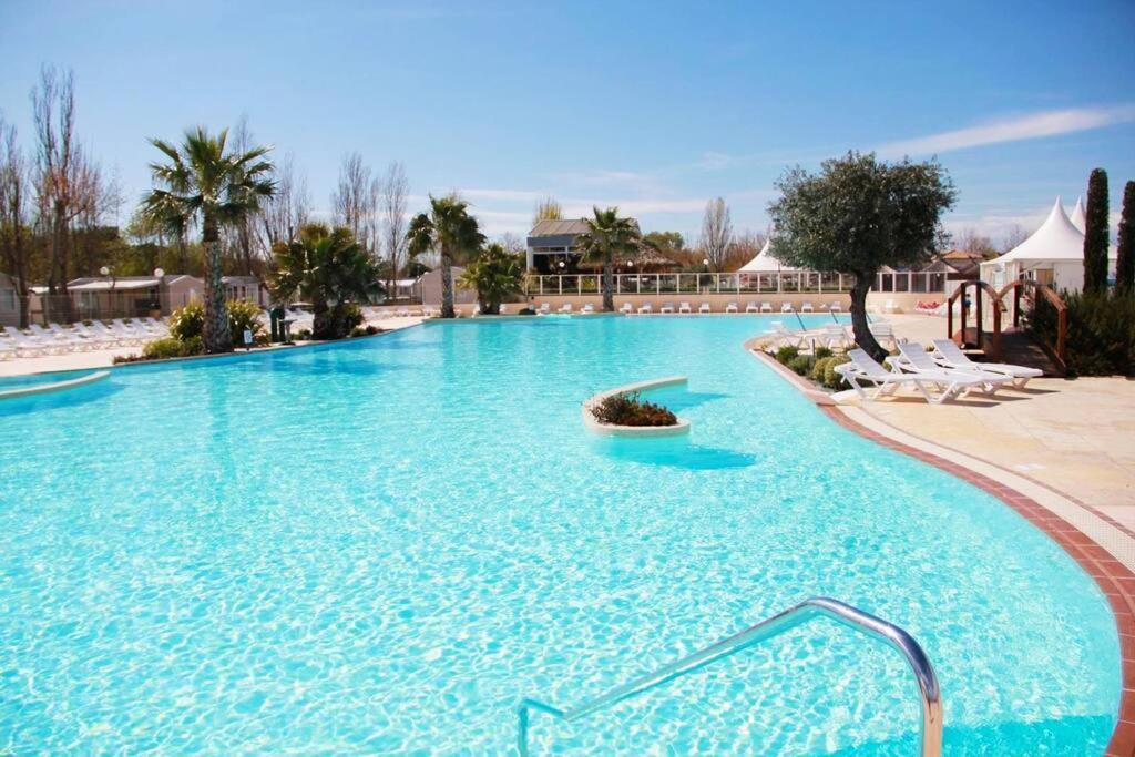 Holiday home Mobil-home Ja 68 A - La Carabasse - Siblu Avec Piscine *